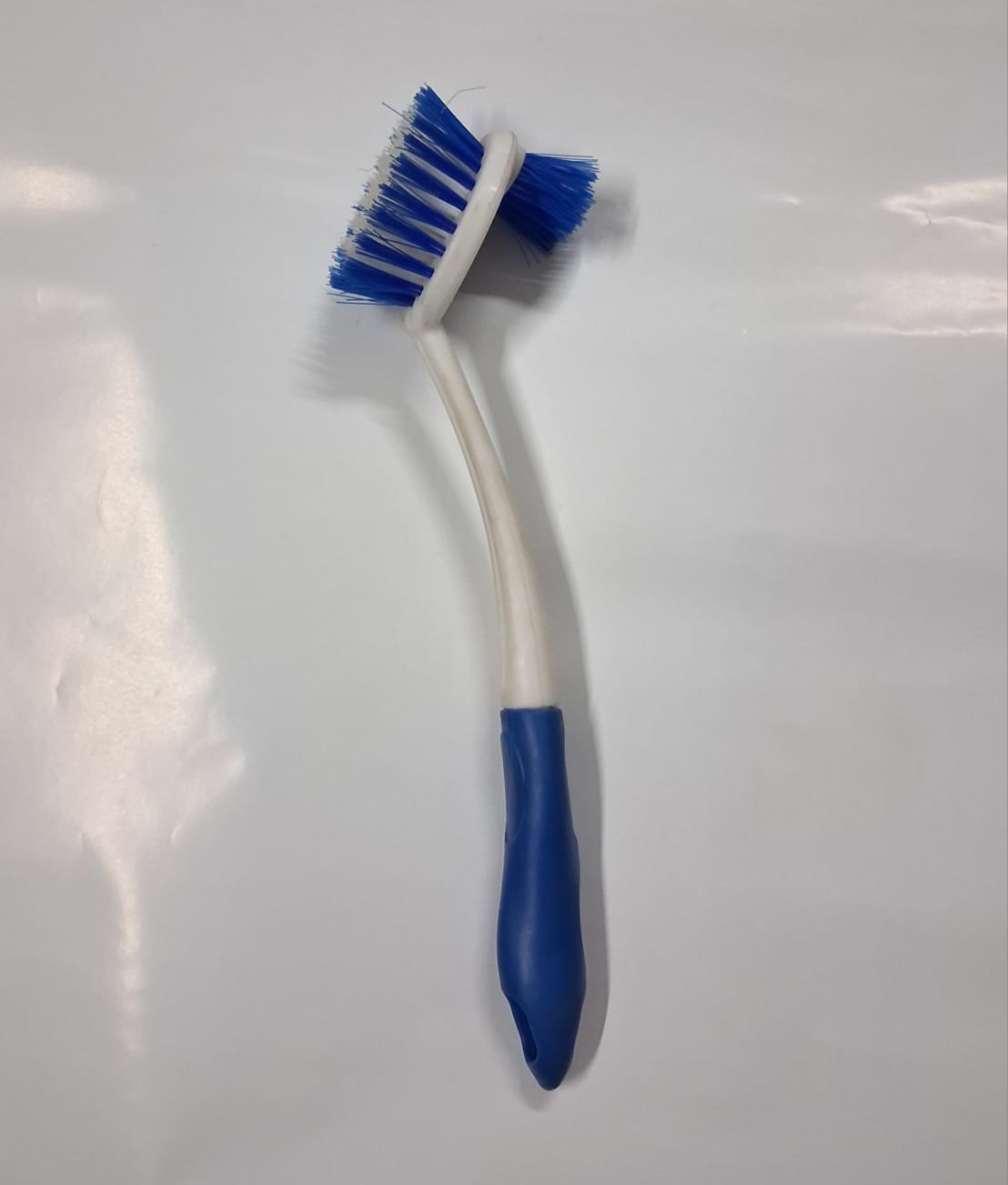 SINK AND BASIN CLEANING BRUSH